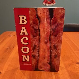 BACON COOKBOOK LARGE BOARD BOOK STURDY BEGINNER CHEF BACON LOVER GIFTABLE